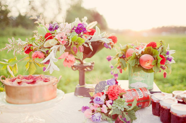 red and purple tablescape florals