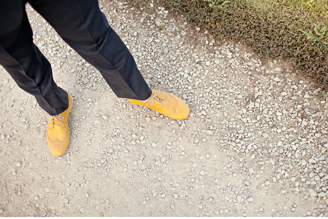 groom yellow shoes