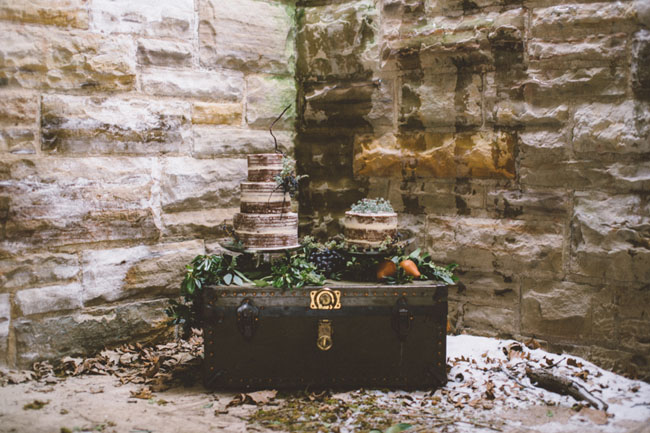vintage trunk cake table