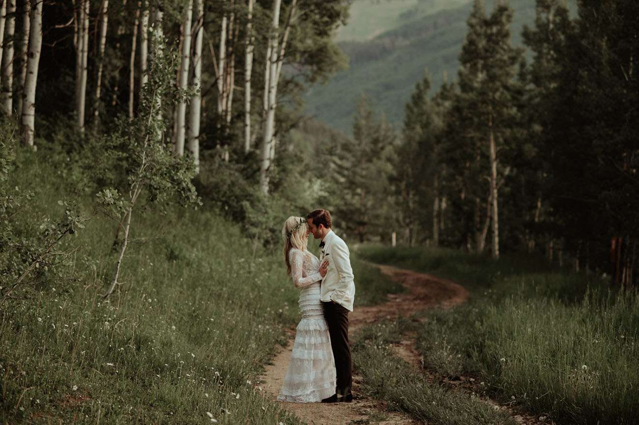 Moody, Mountain-Inspired Wedding in Avon, Colorado: Sydni + Charlie
