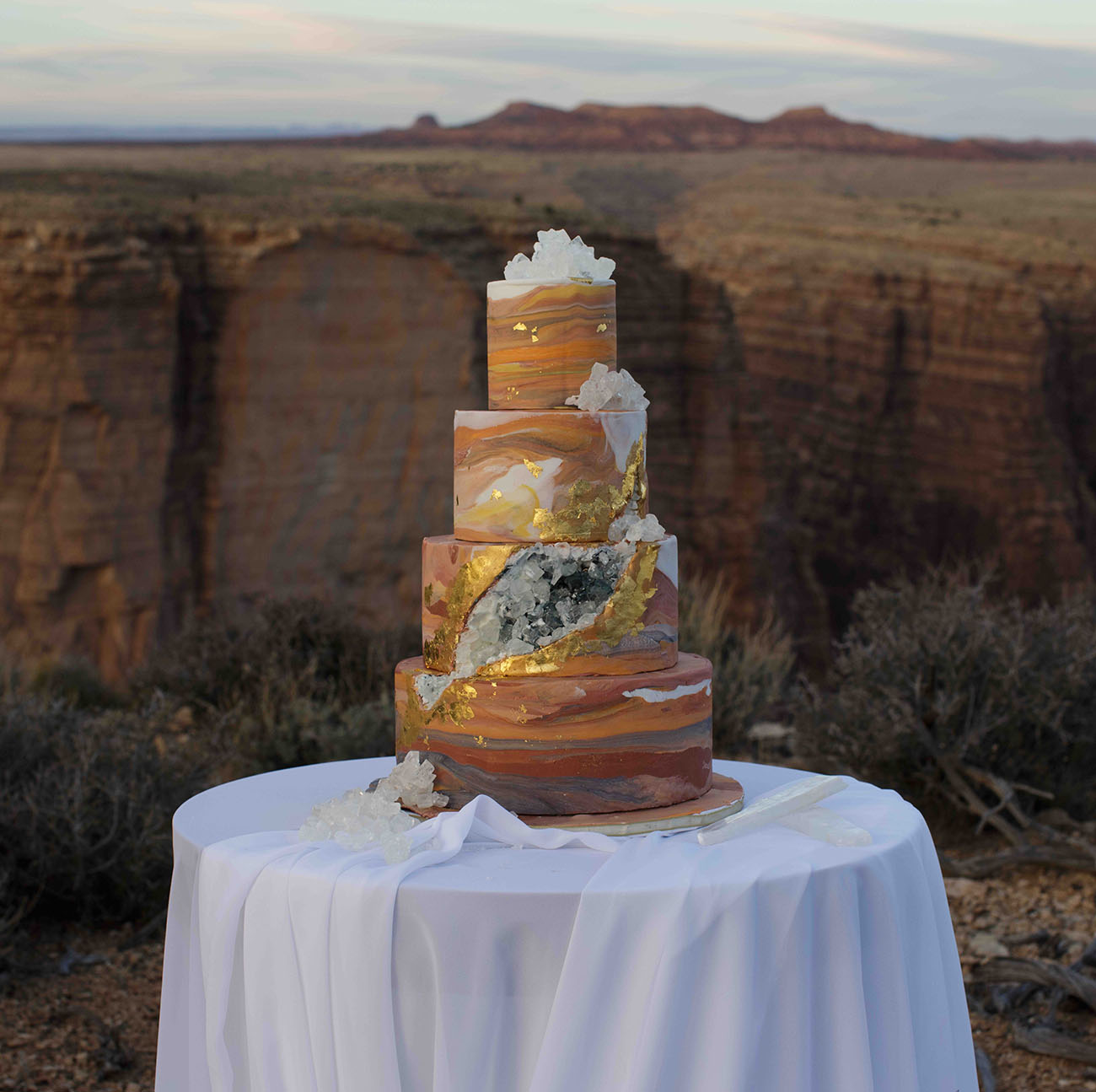 geode canyon cake