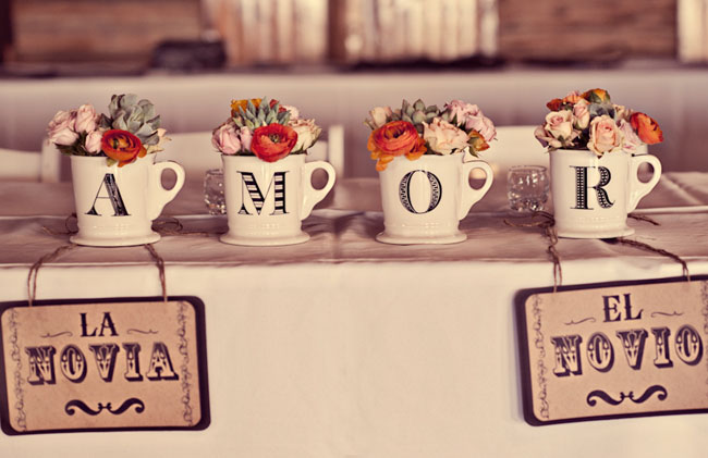 amor cups with flowers