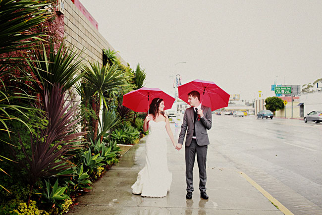 bride and groom, umbrellas