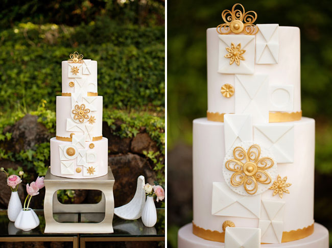 its a small world wedding cake