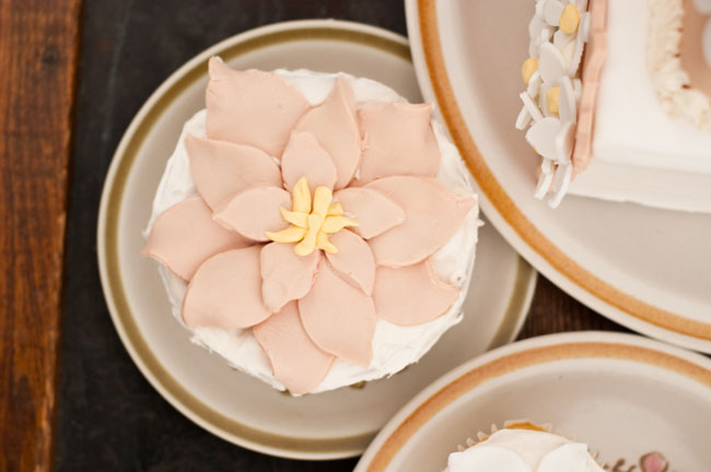 flower top cake