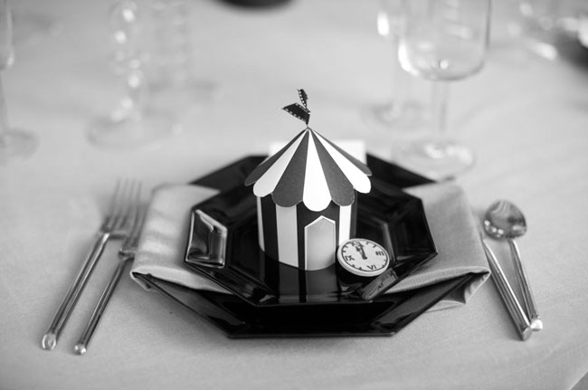 paper 3D circus table card