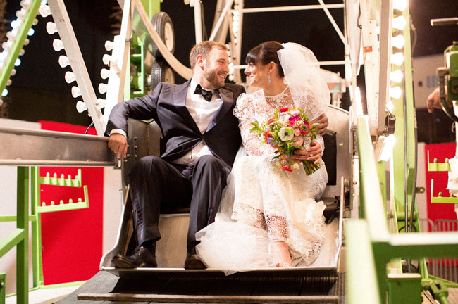 bride and groom ferris wheel