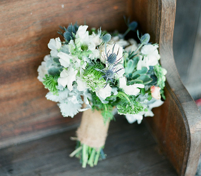 white and blue bouquet