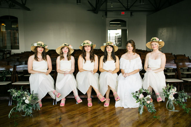 20s modern bridesmaids in hats