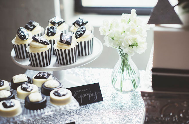 black and white cupcakes