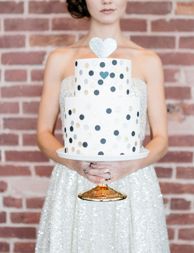 blue dotted new years cake