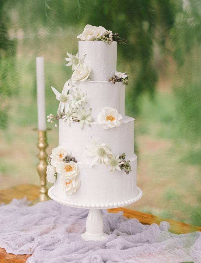 winter flower wedding cake