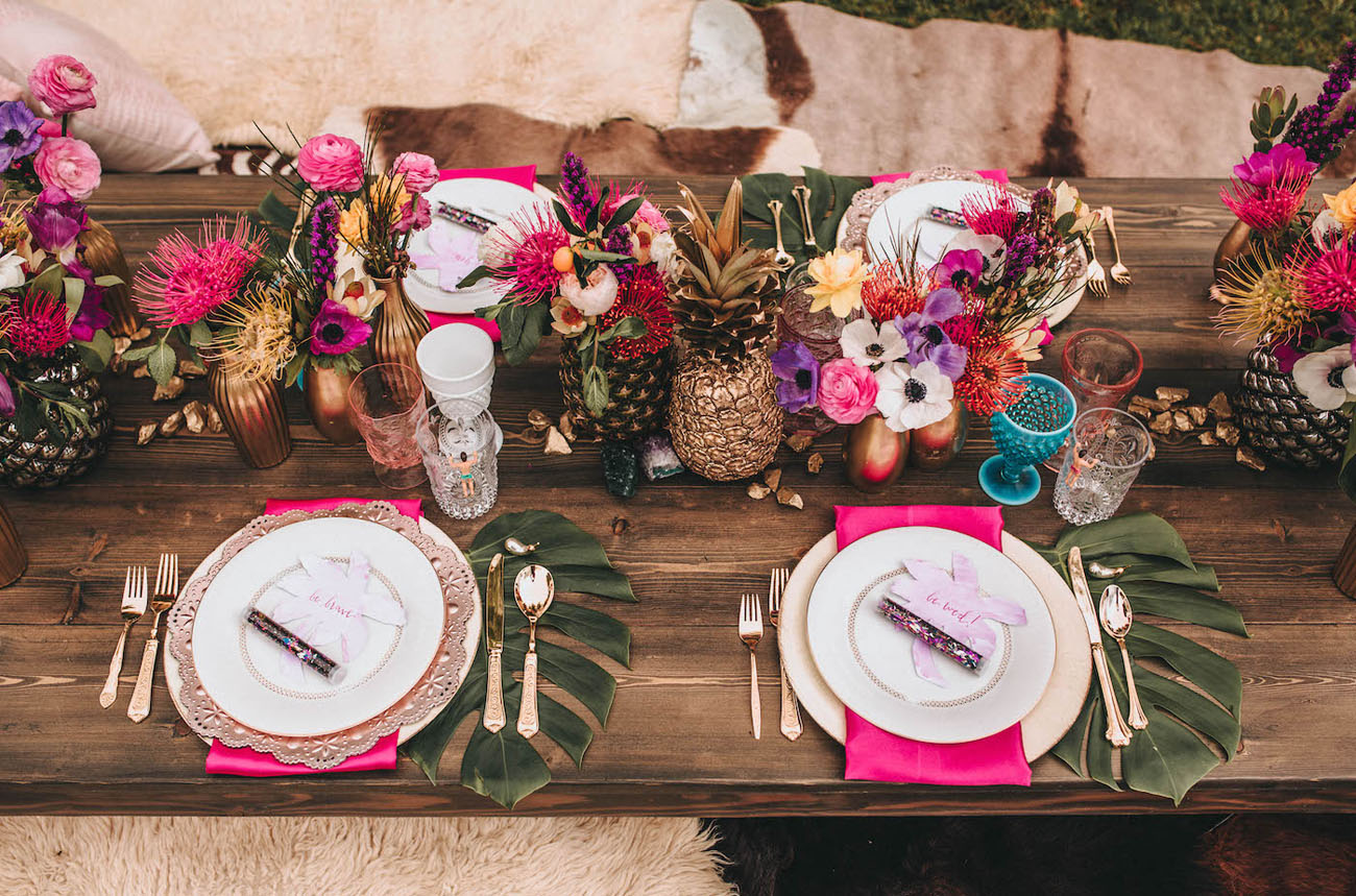 pineapple tablescape