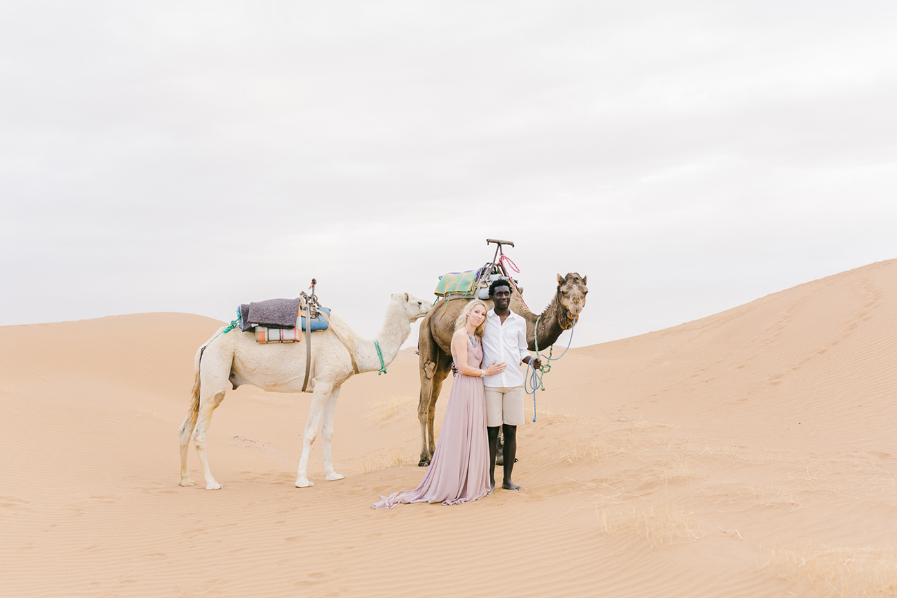 anniversary photos in morocco with camels