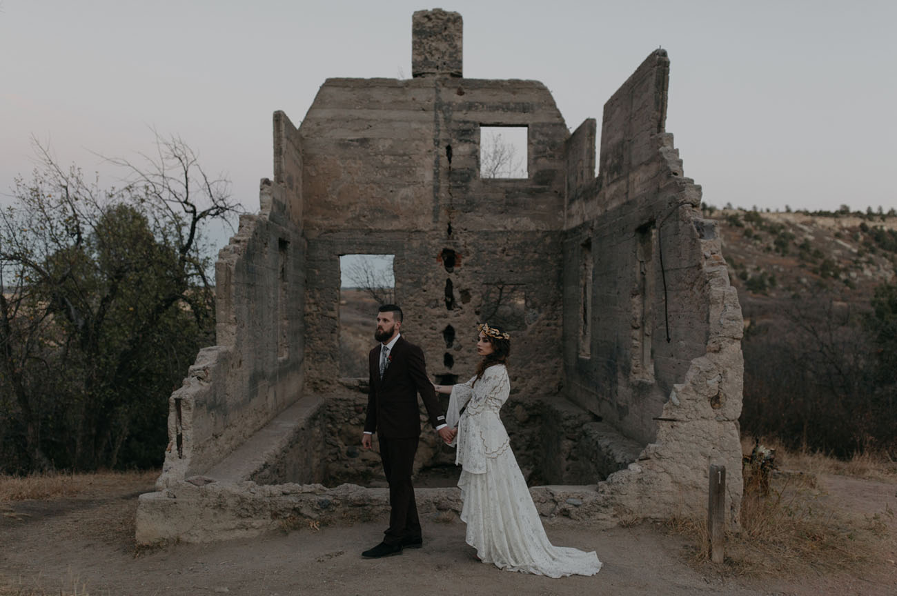  An Intimate Elopement Among the Ruins
