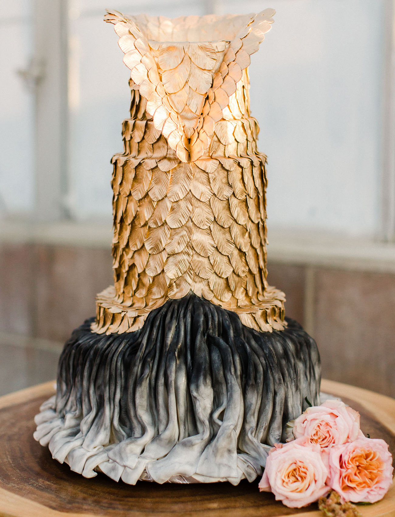 gold feather cake