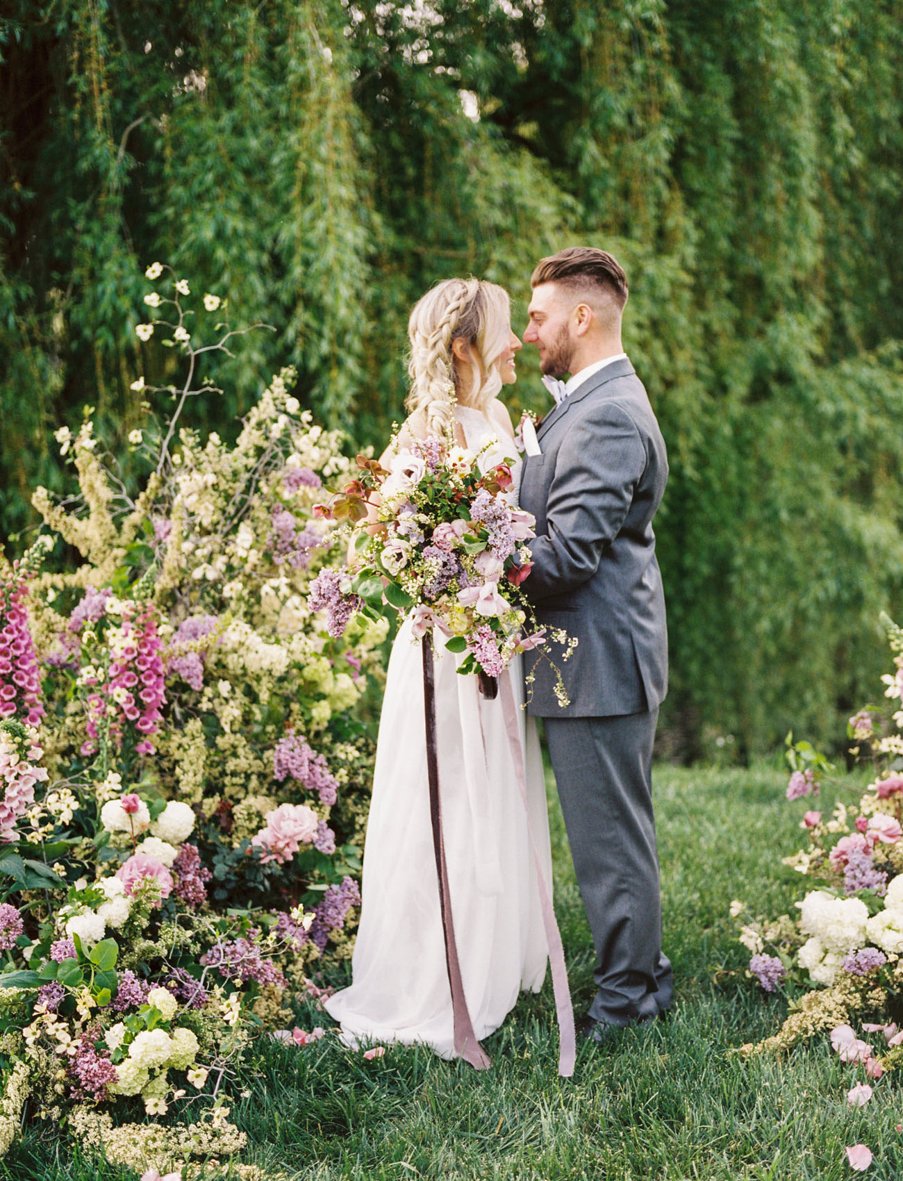 Romantic Ultraviolet Wedding Inspiration