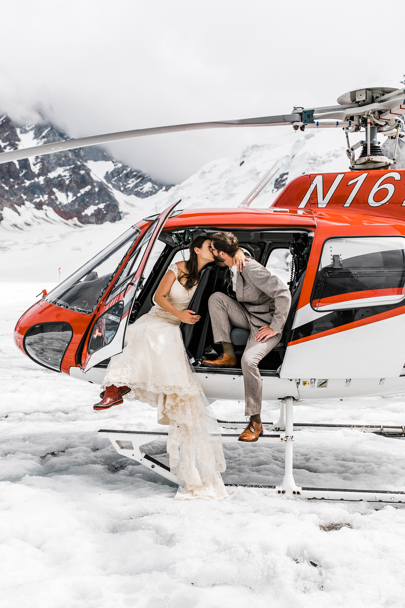 Denali-National-Park-Helicopter-Tour-Wedding-Glacier-Landing-Hearnes-Elopement-Photography-16.jpg