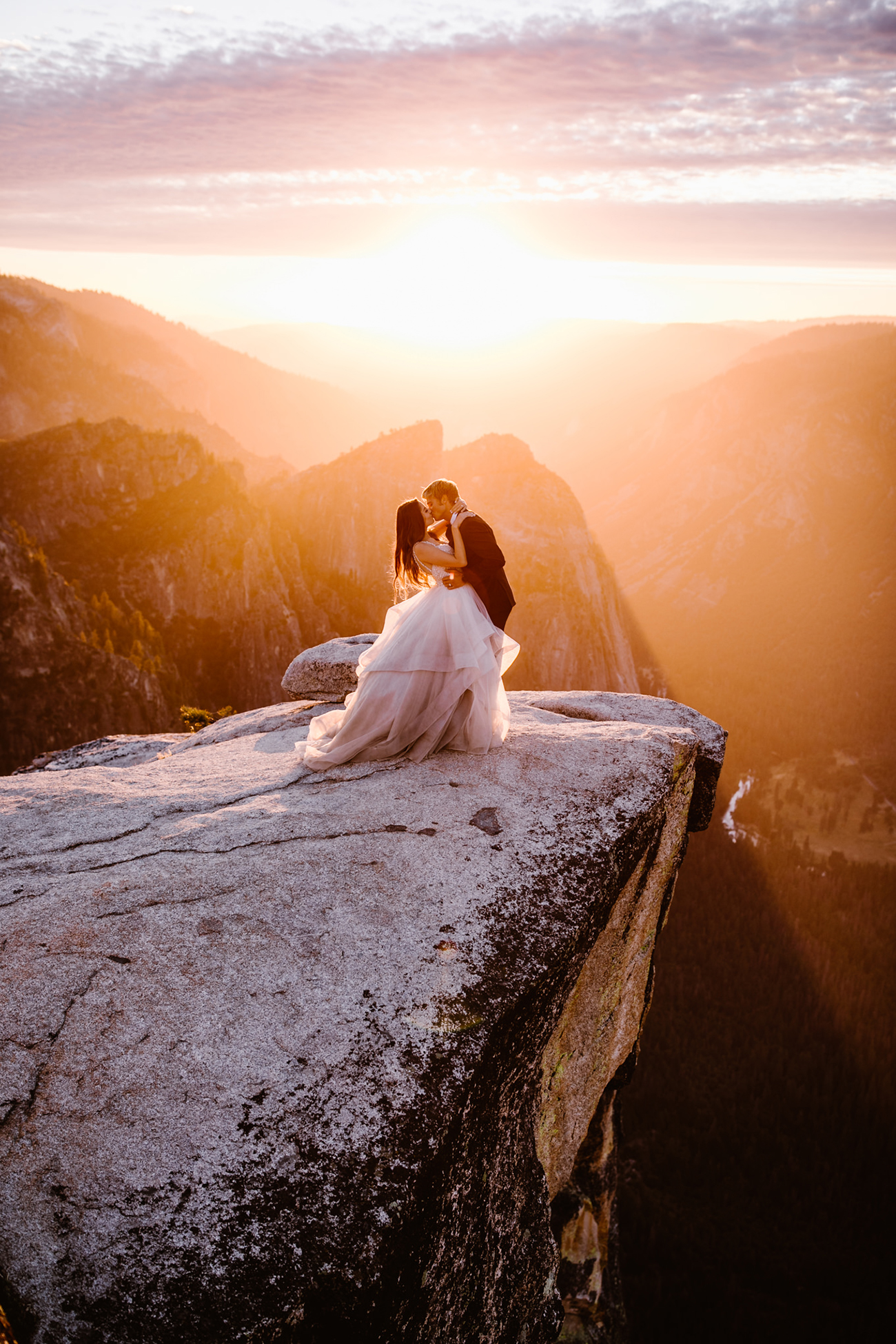 Taft-Point-Adventure-Elopement-Wedding-Photography-Yosemite-National-Park-14.jpg