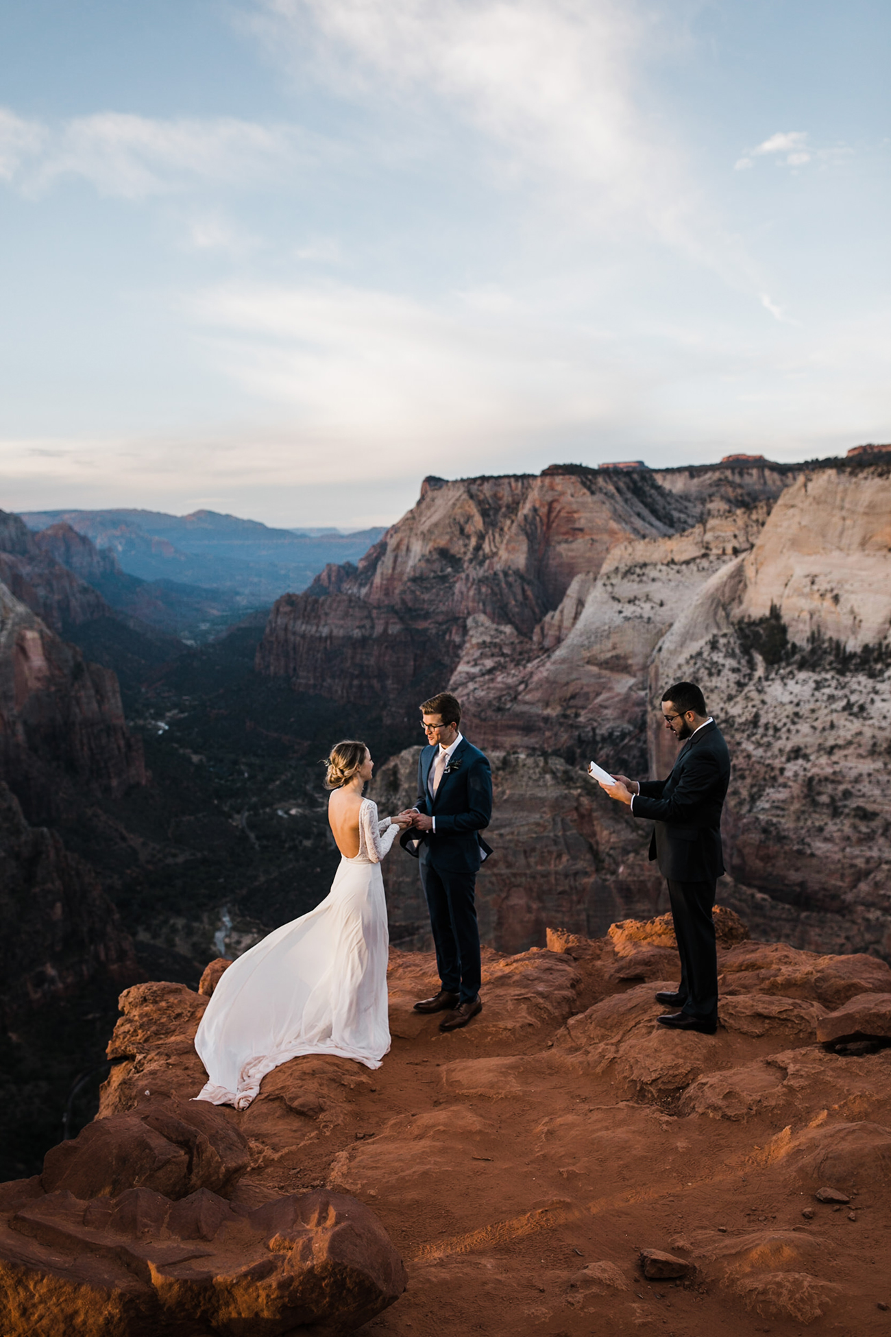 Zion-National-Park-Elopement-Wedding-Adventure-Hiking-Hearnes-Photography-36.jpg