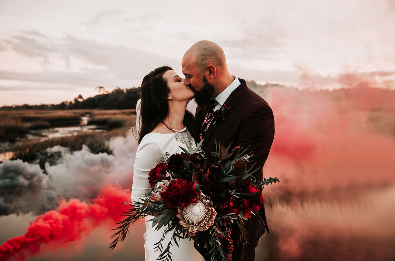 just married smoke bomb