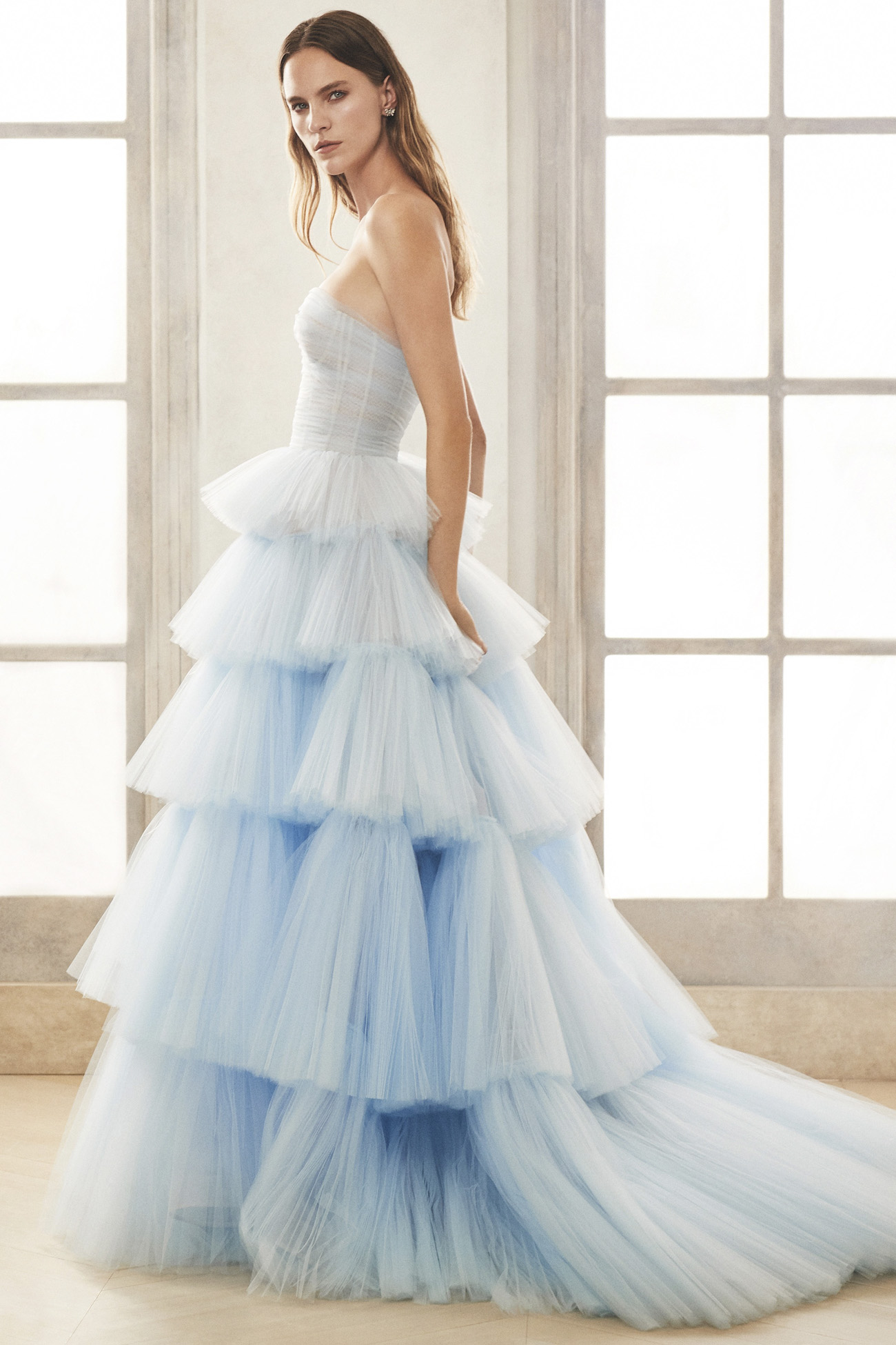 Oscar de la Renta Blue Ruffles Wedding Dress 