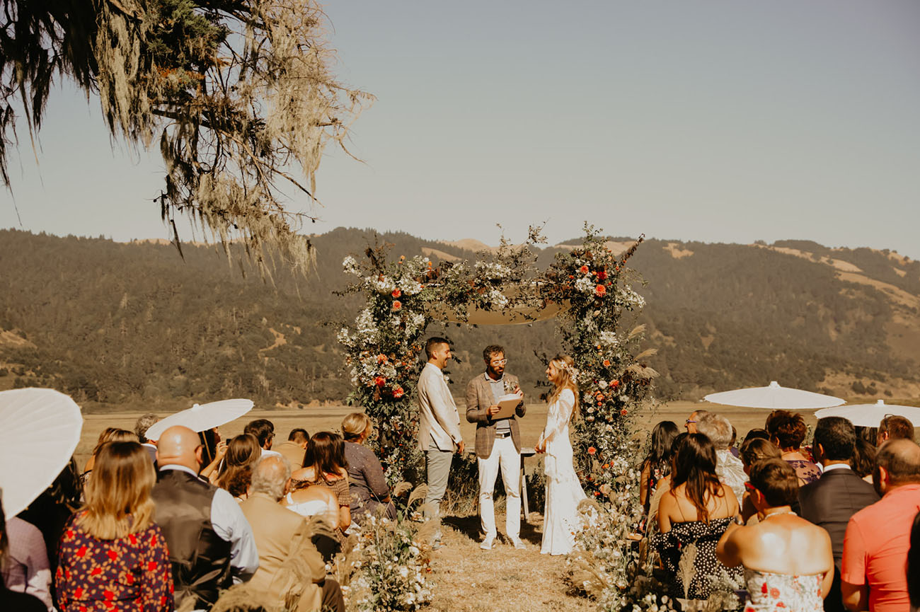 1970s Inspired Outdoor Wedding