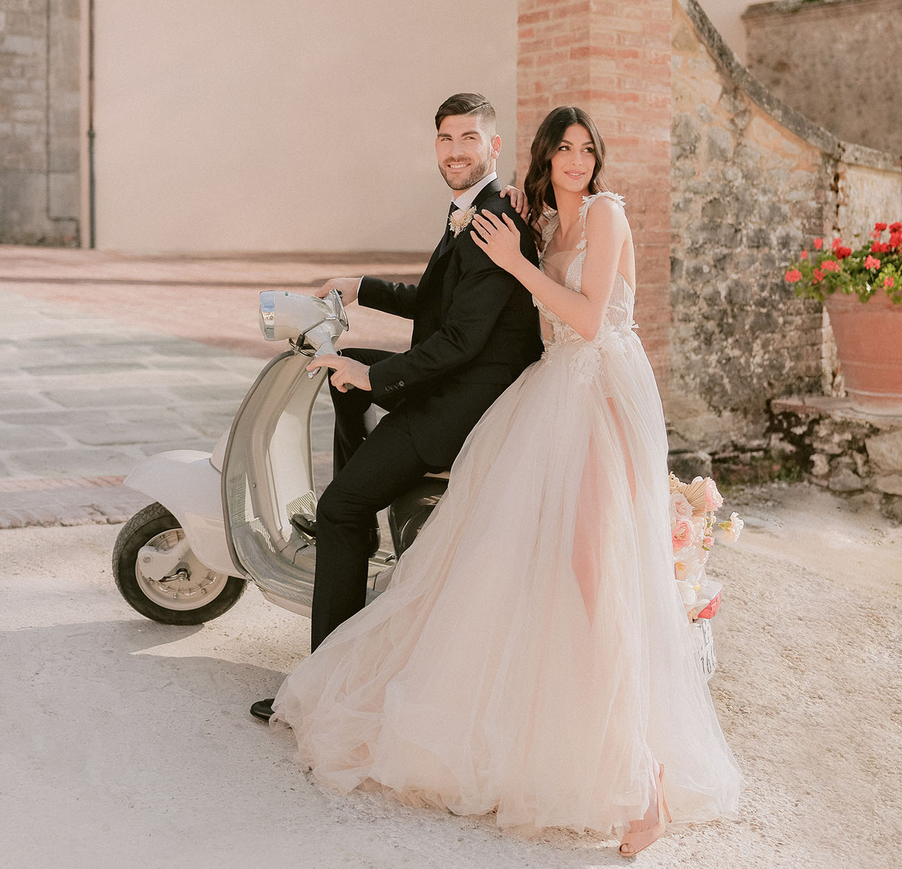 Romantic Modern Tuscan Wedding Inspiration