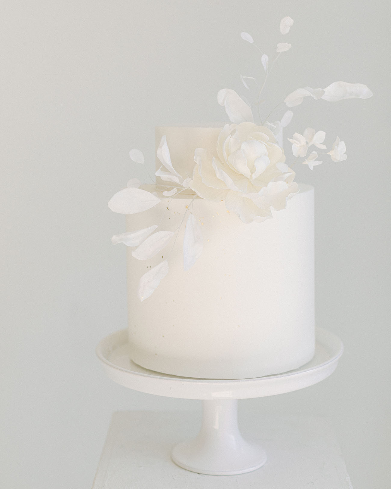 small white wedding cake