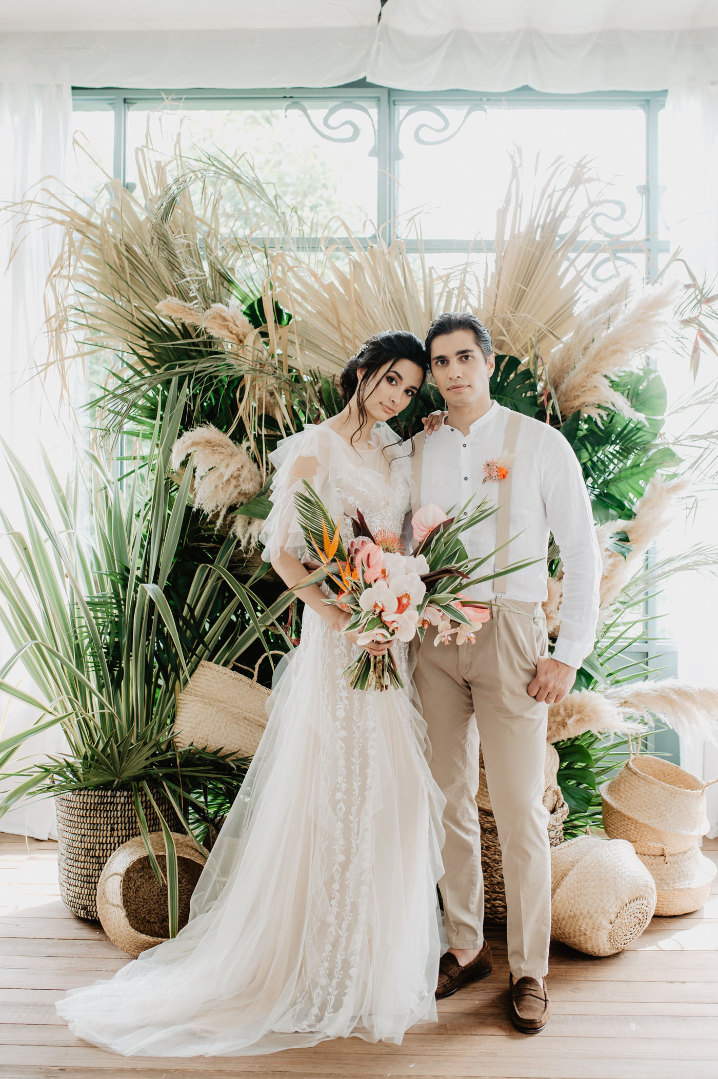 wedding with tropical florals in Italy