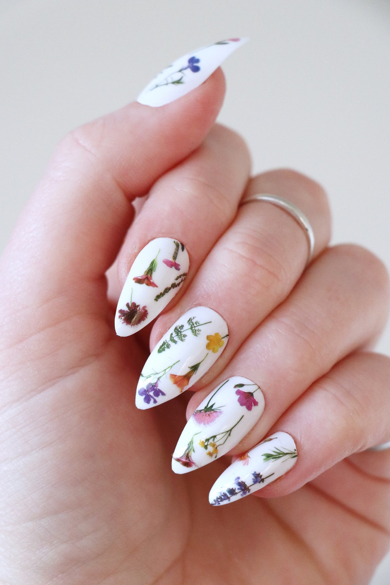 pressed flower nails
