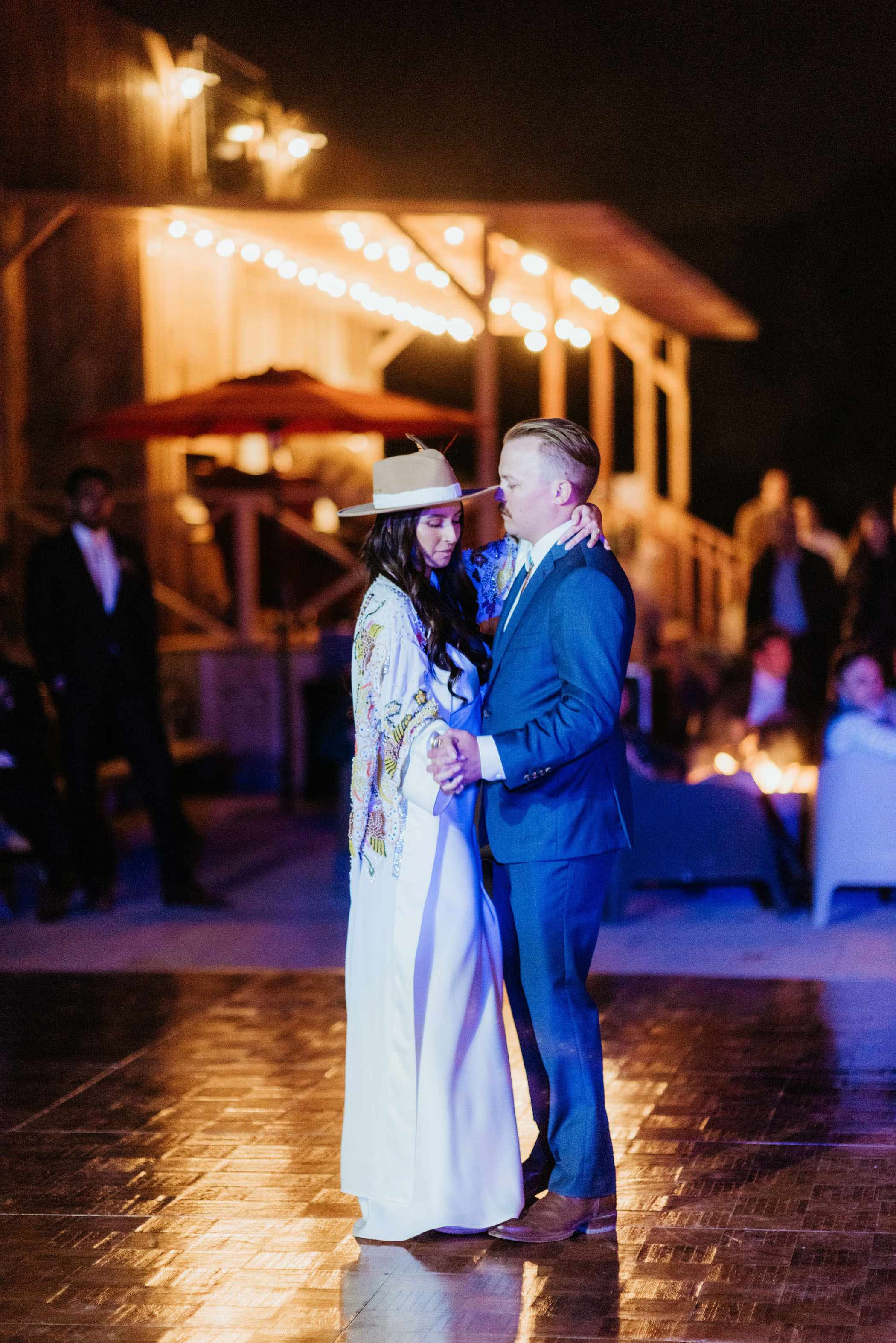 first dance bride in hat