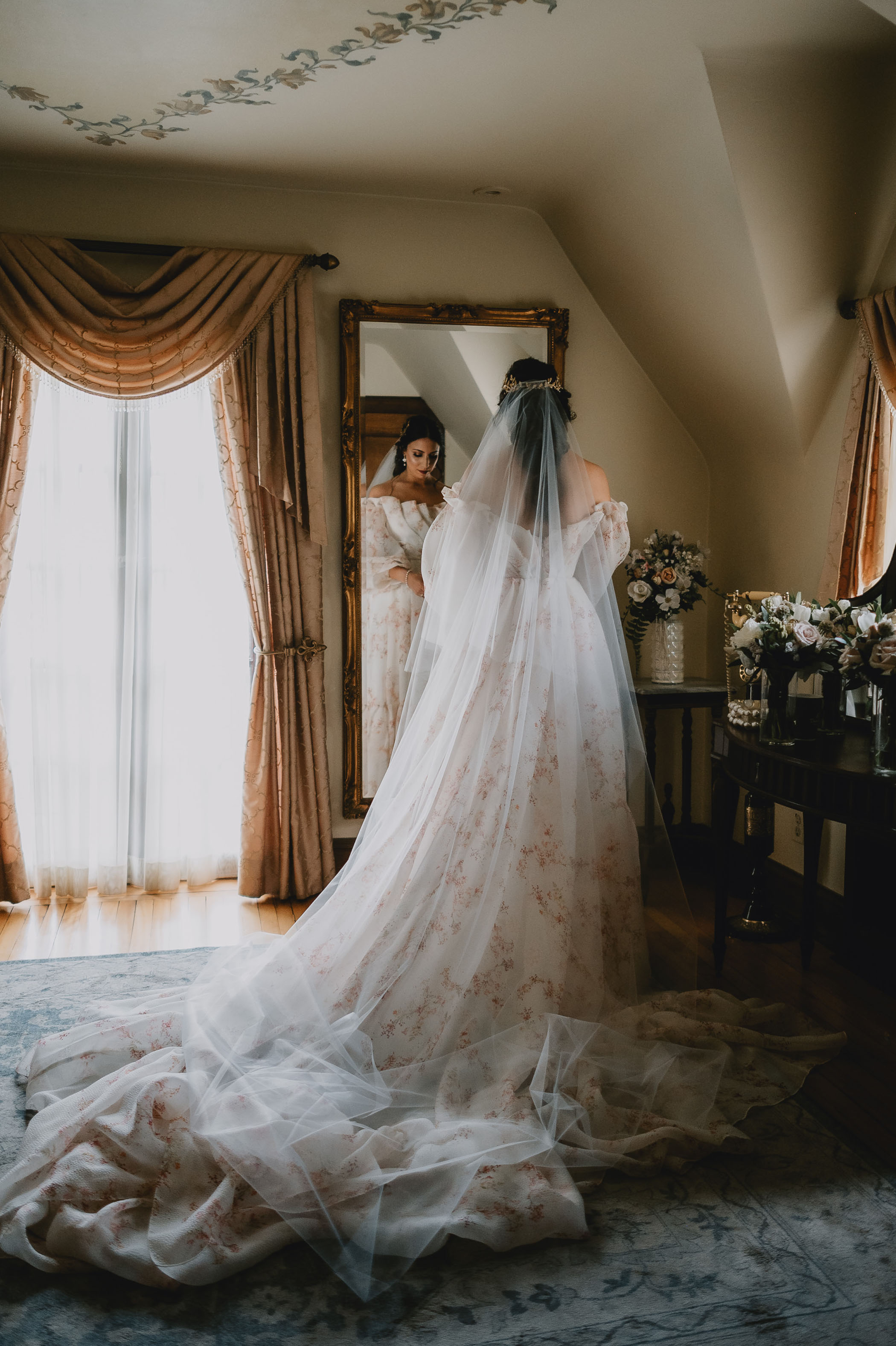 Monique Lhuillier Wedding Dress