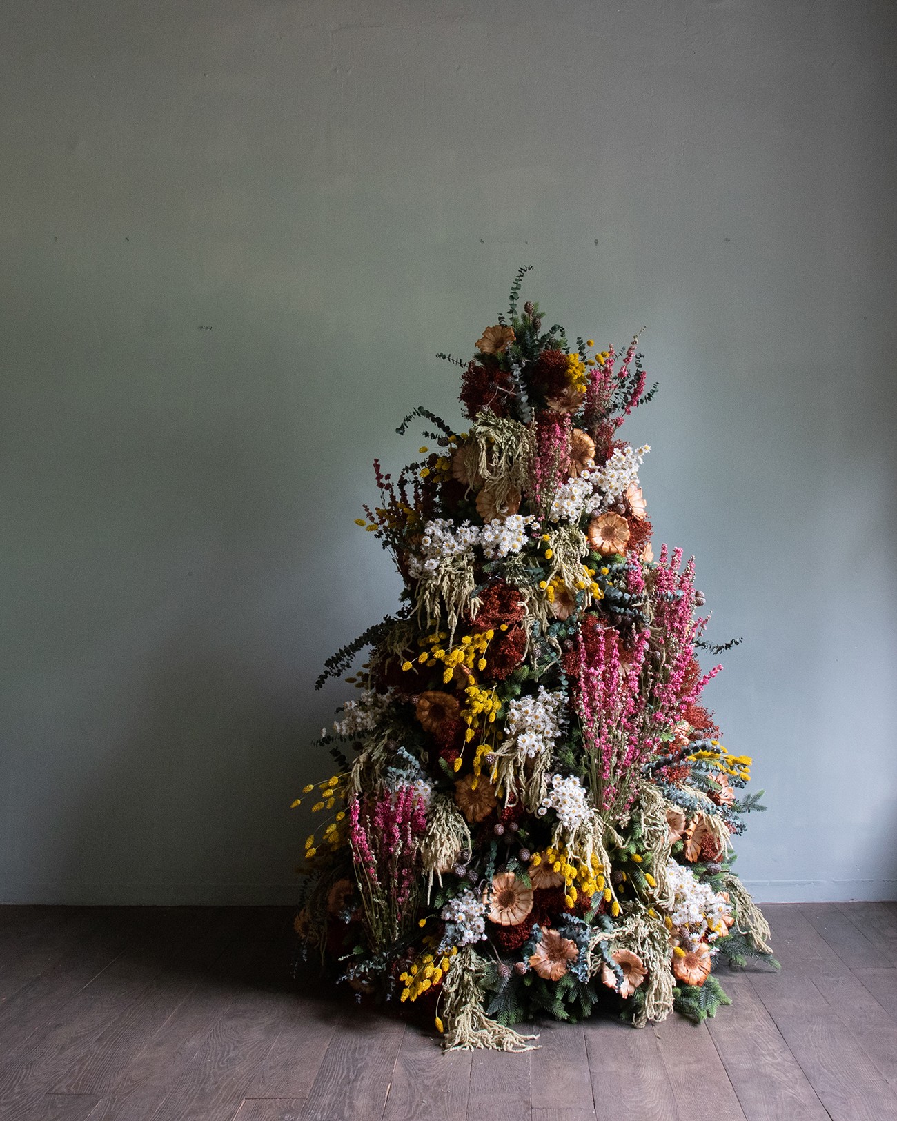 christmas tree with dried flowers