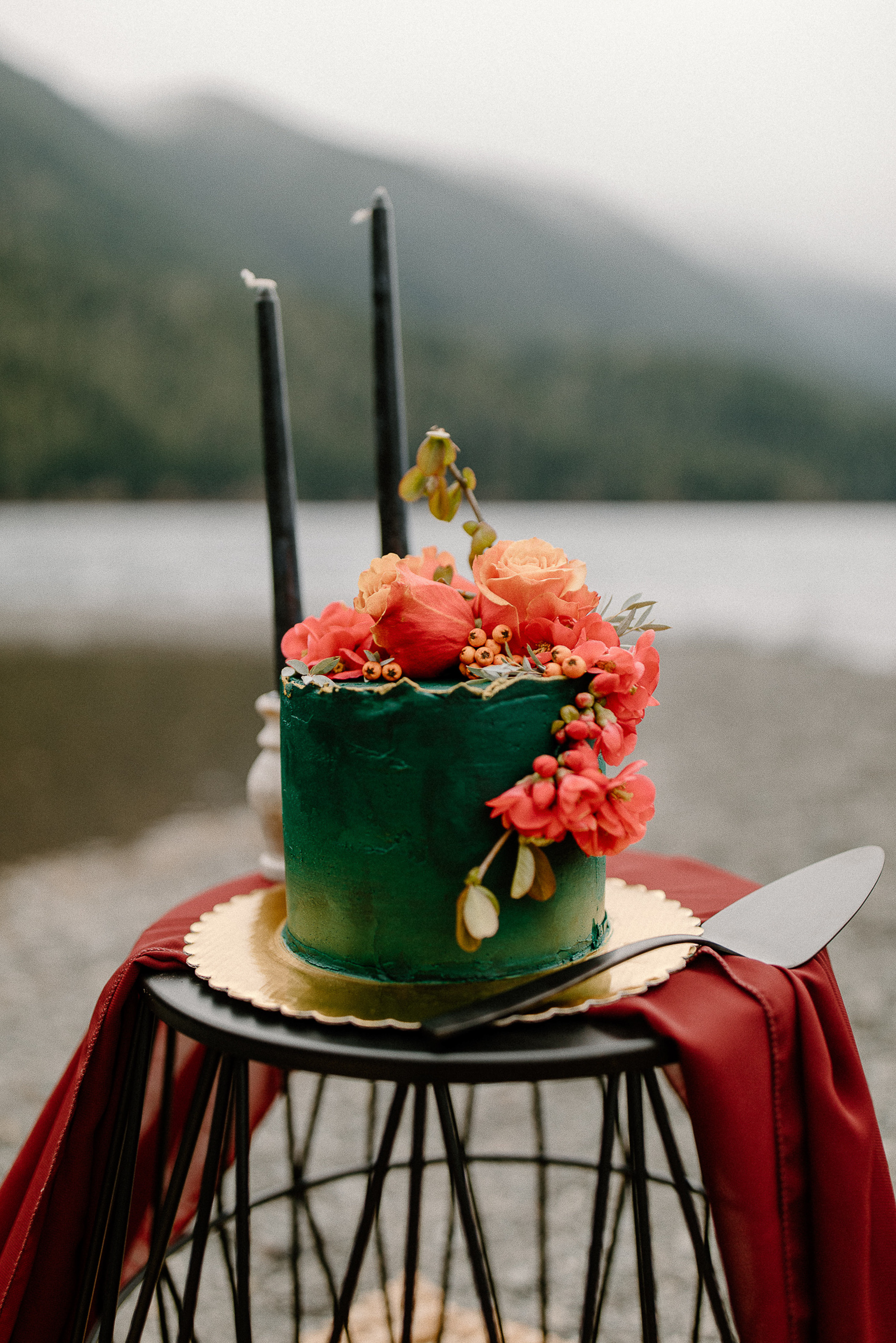 green buttercream wedding cake