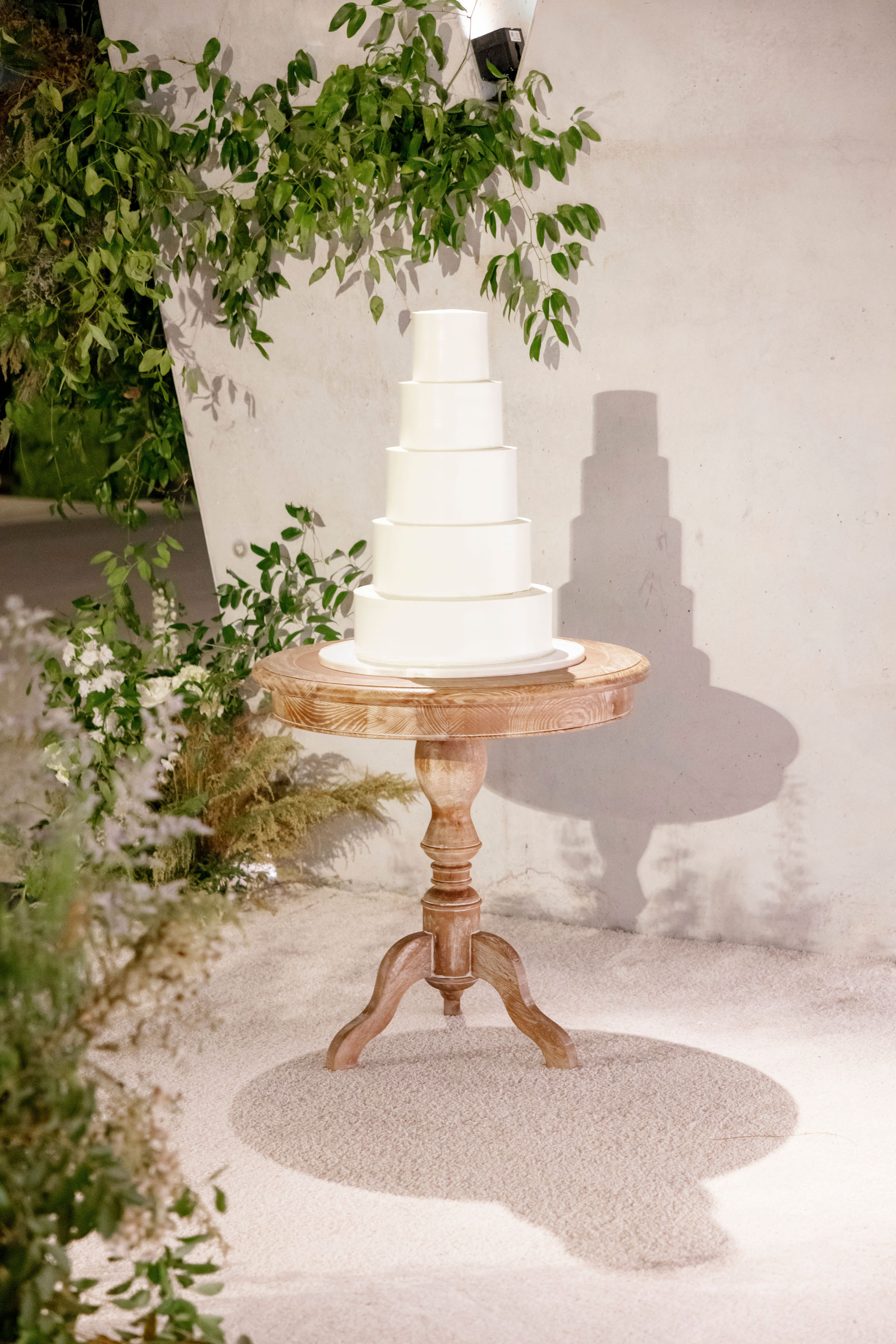 white tier wedding cake