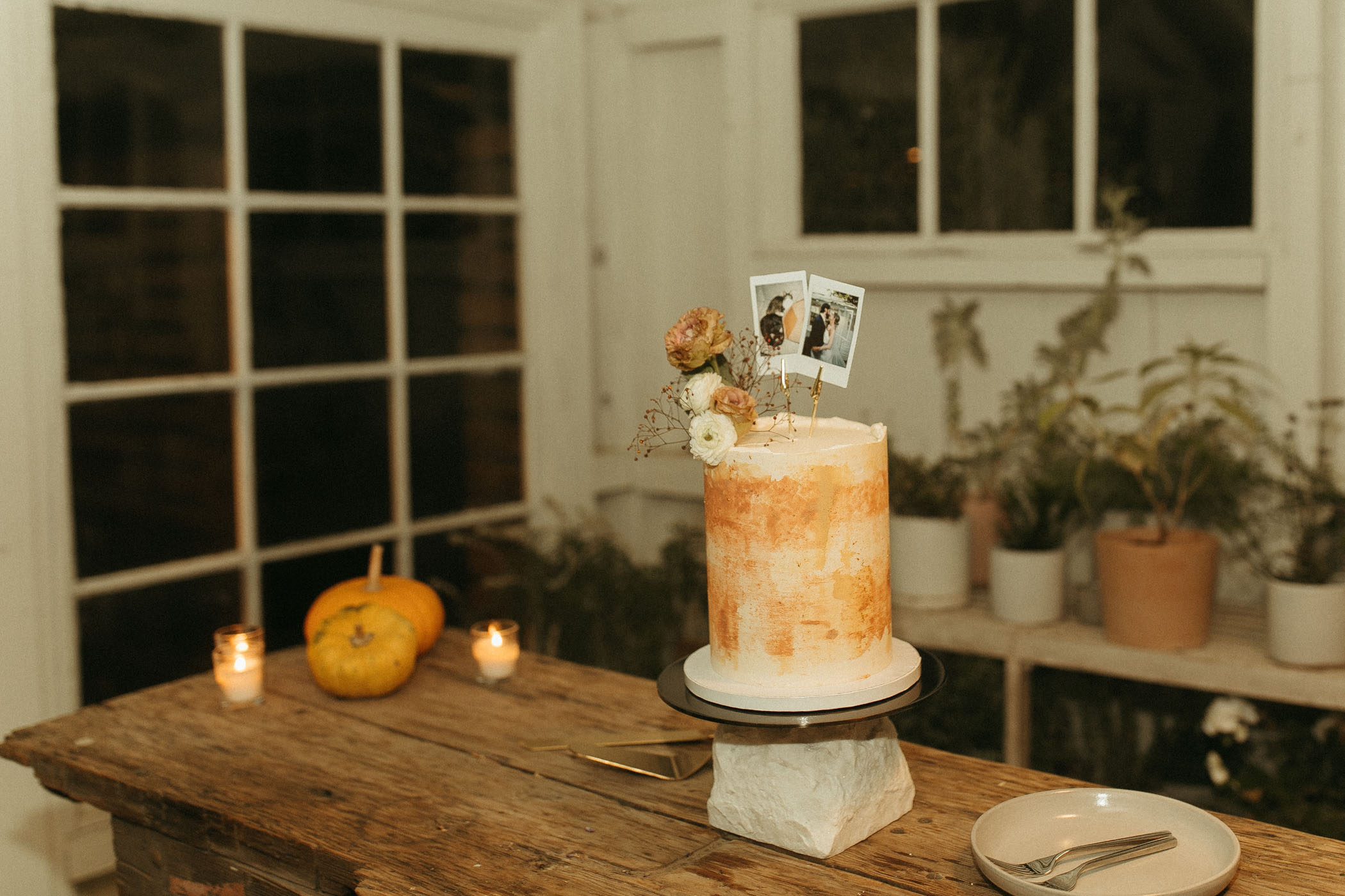 wedding cake with polaroid photos