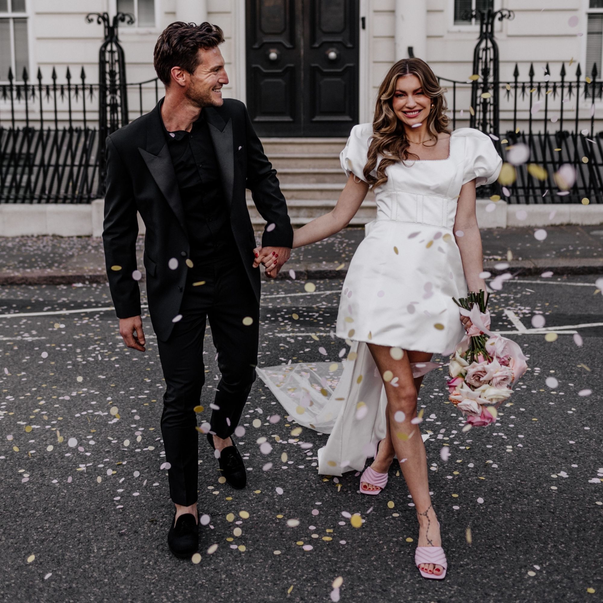 41 Courthouse Wedding Dresses for the Most Chic Wedding Day Look