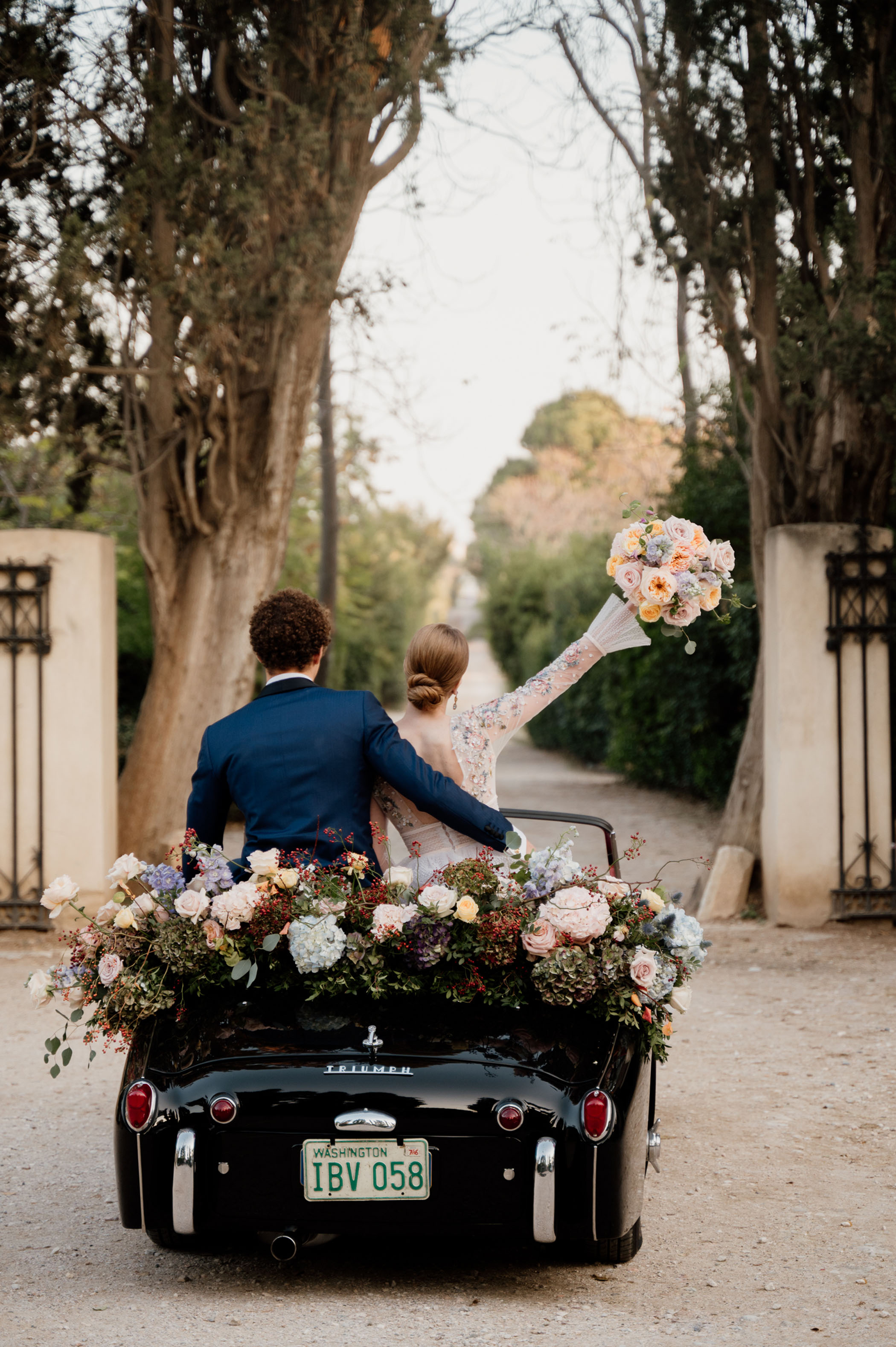 Romantic vintage wedding vibes bloom at the Queen's Tower in Athens