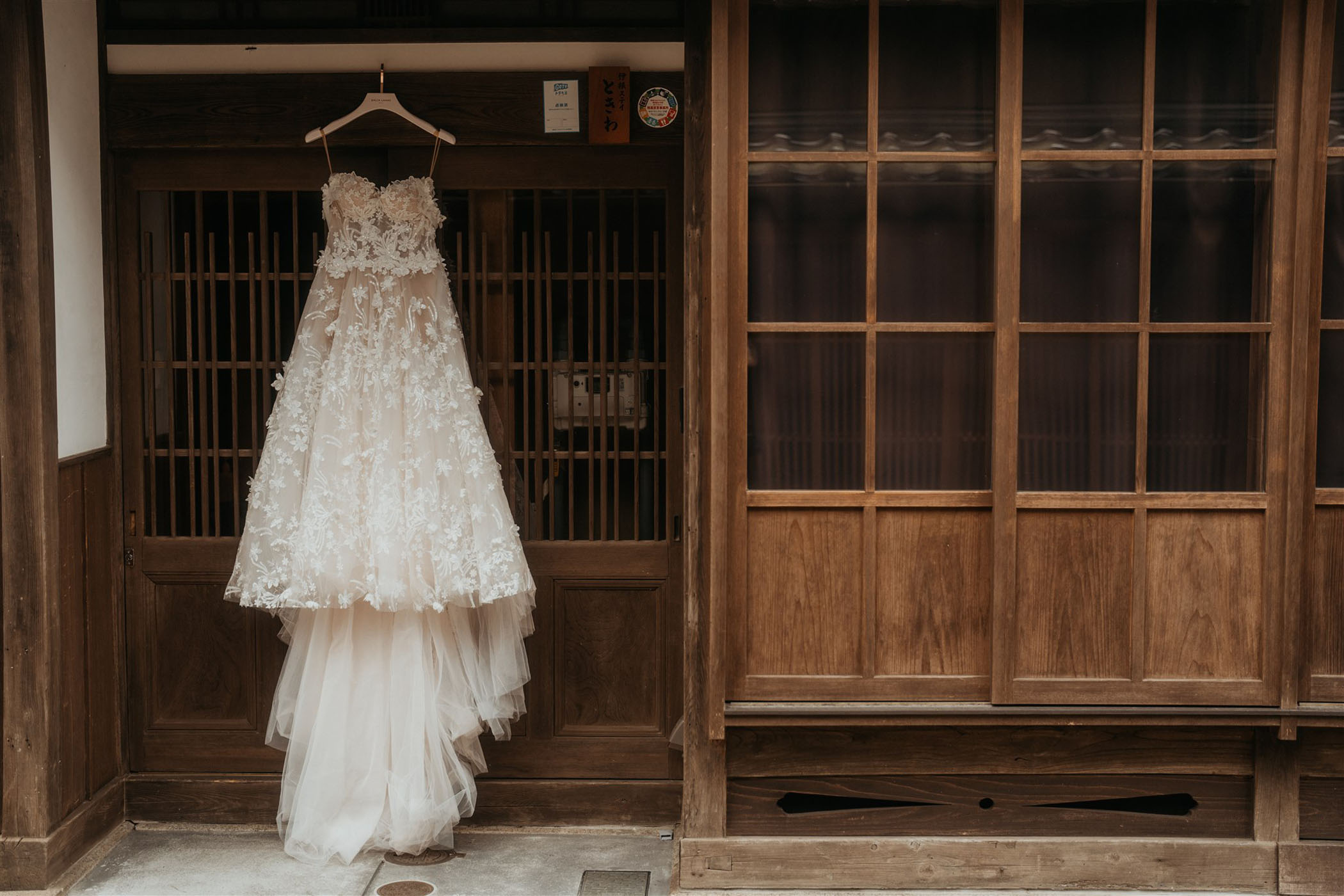 Destination Elopement in Japan with Multiple Outfits