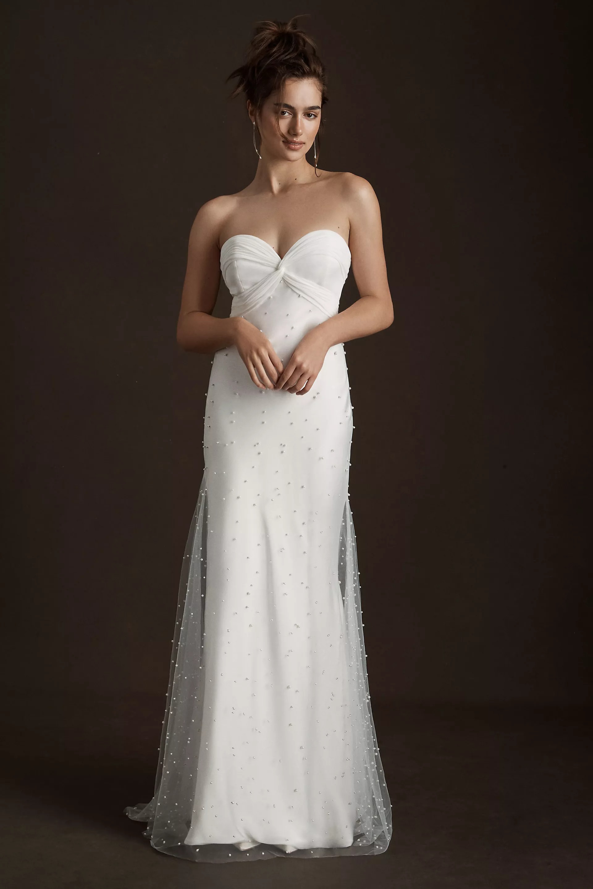 22 Elegant Wedding Dresses for a Timeless Bridal Look