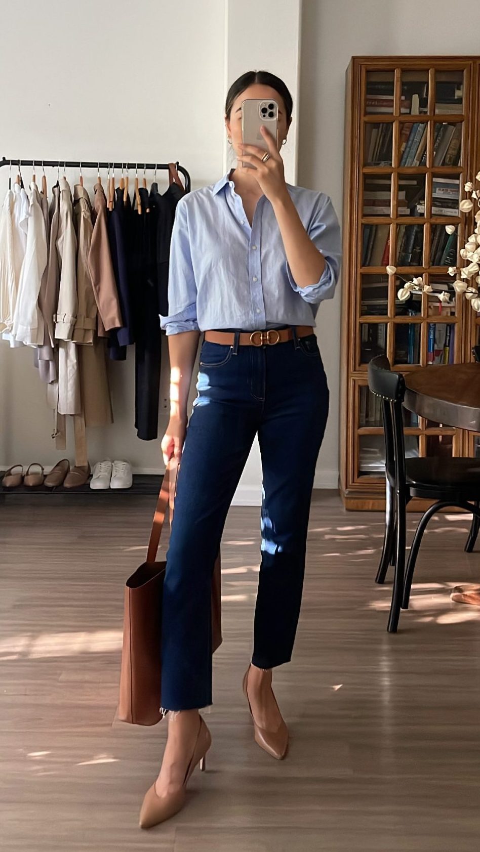 What is business casual? Ultimate Attire Guide for Women + Men