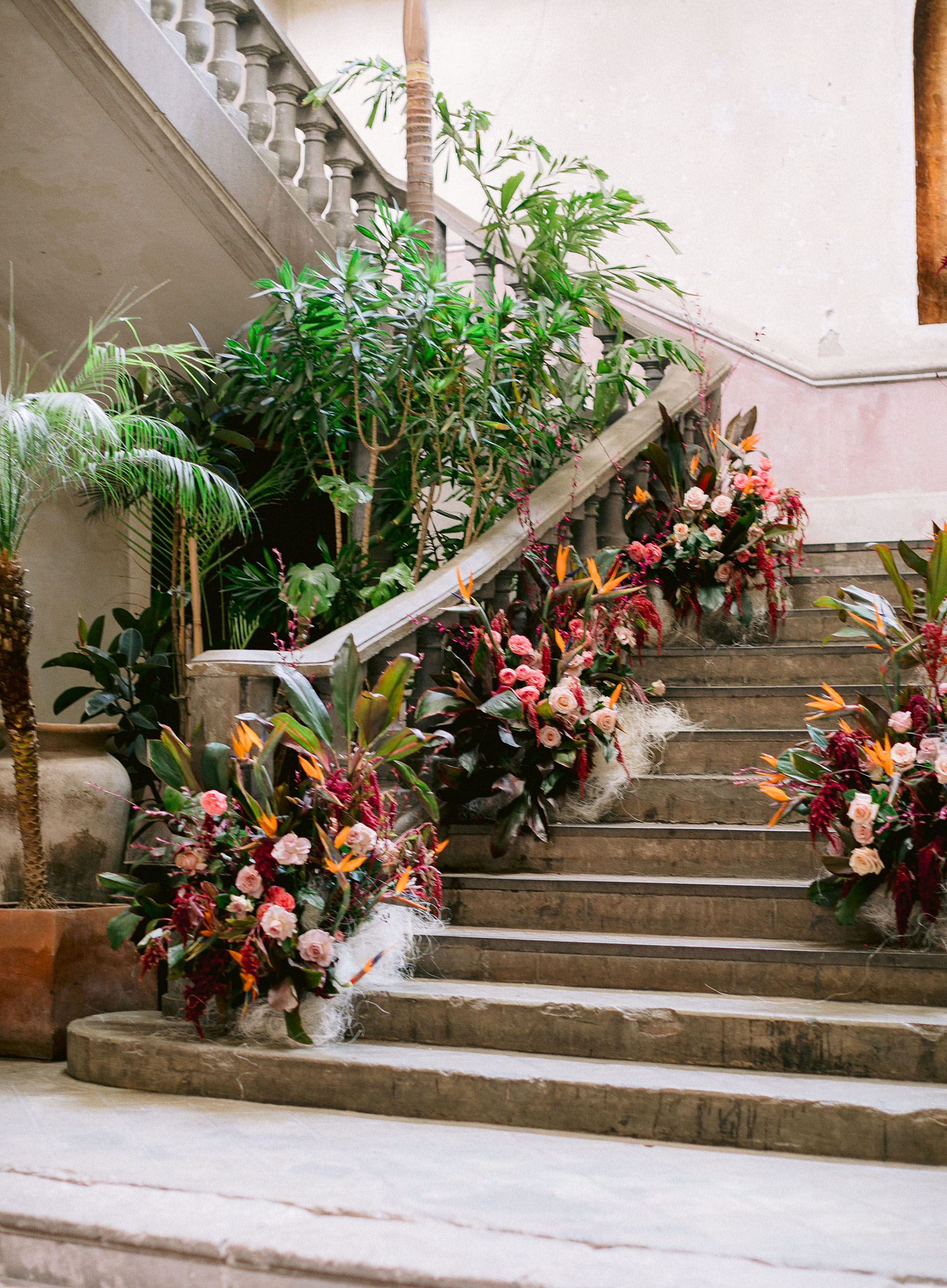 This Modern Mexico City Wedding Was Packed With Fantastic Florals This Modern Mexico City Wedding Was Packed With Fantastic Florals