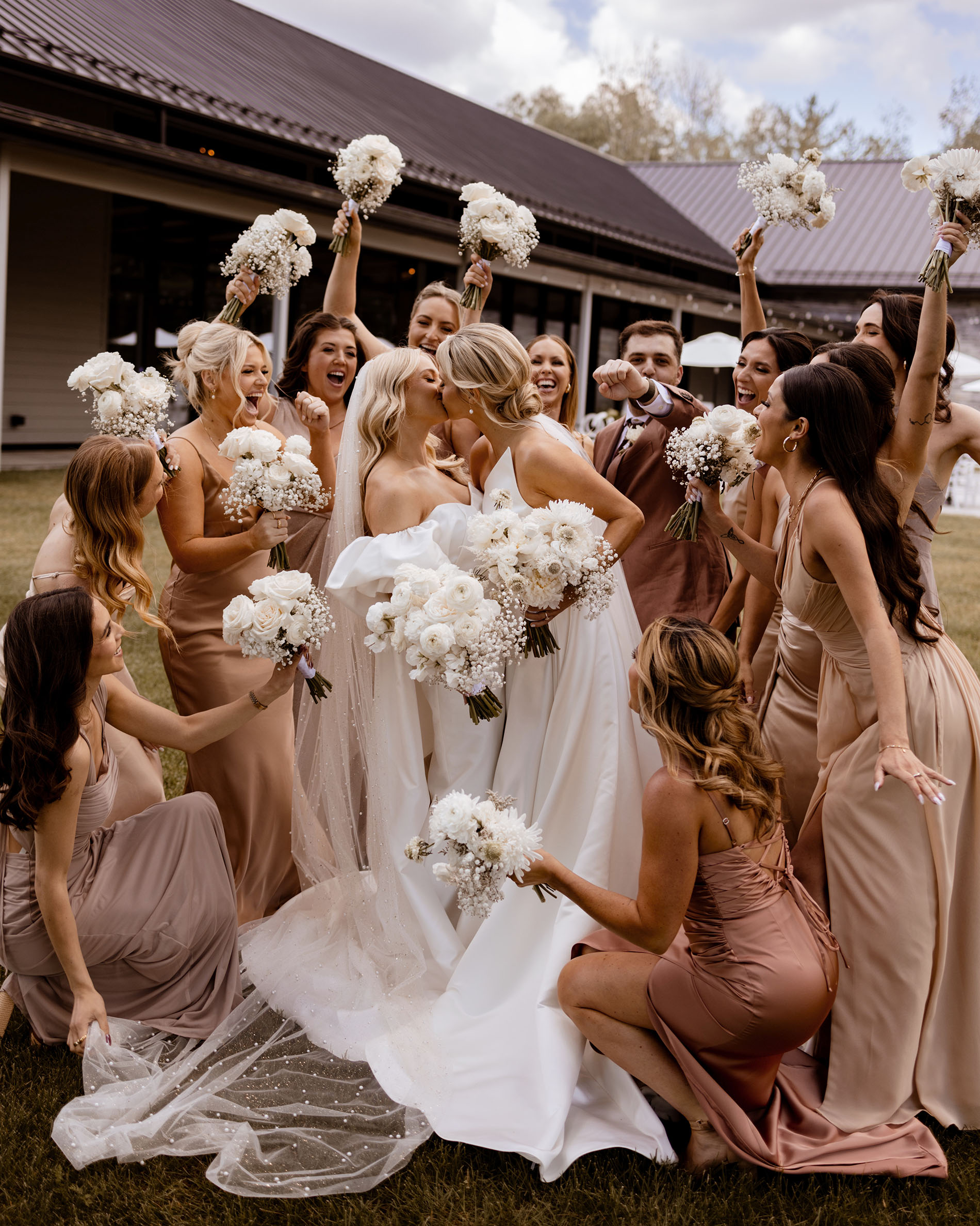 A Classic Romantic Wedding in Canadian Cottage Country