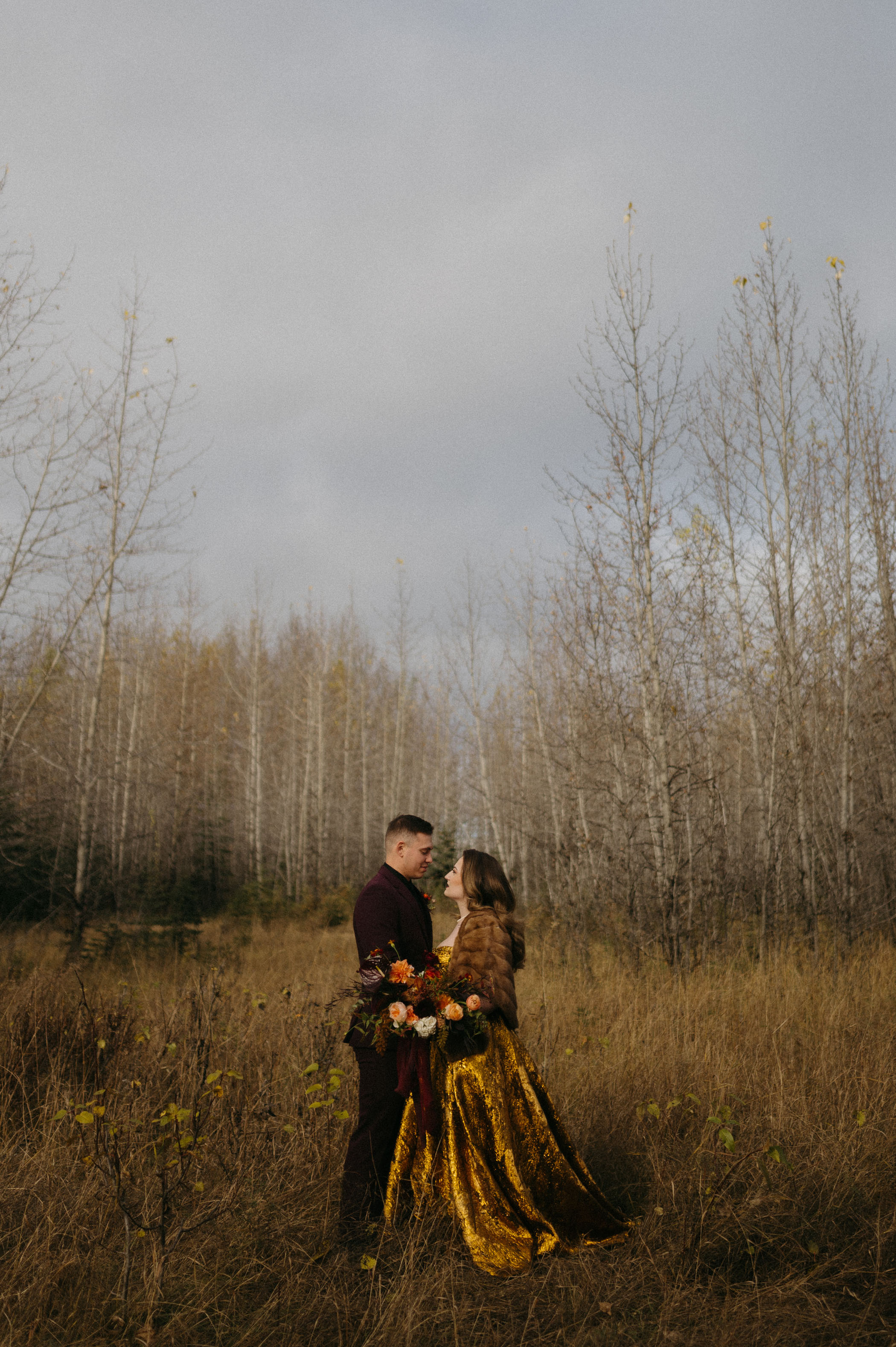 The Bride Wore Gold for This “Hauntingly Beautiful” Friday the 13th The Bride Wore Gold for This “Hauntingly Beautiful” Friday the 13th