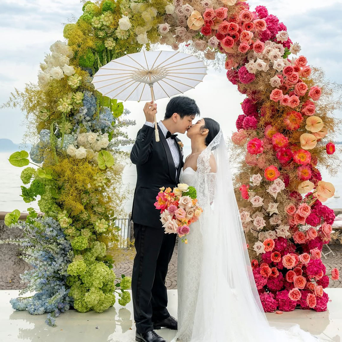 2025 wedding trends colorful floral arch