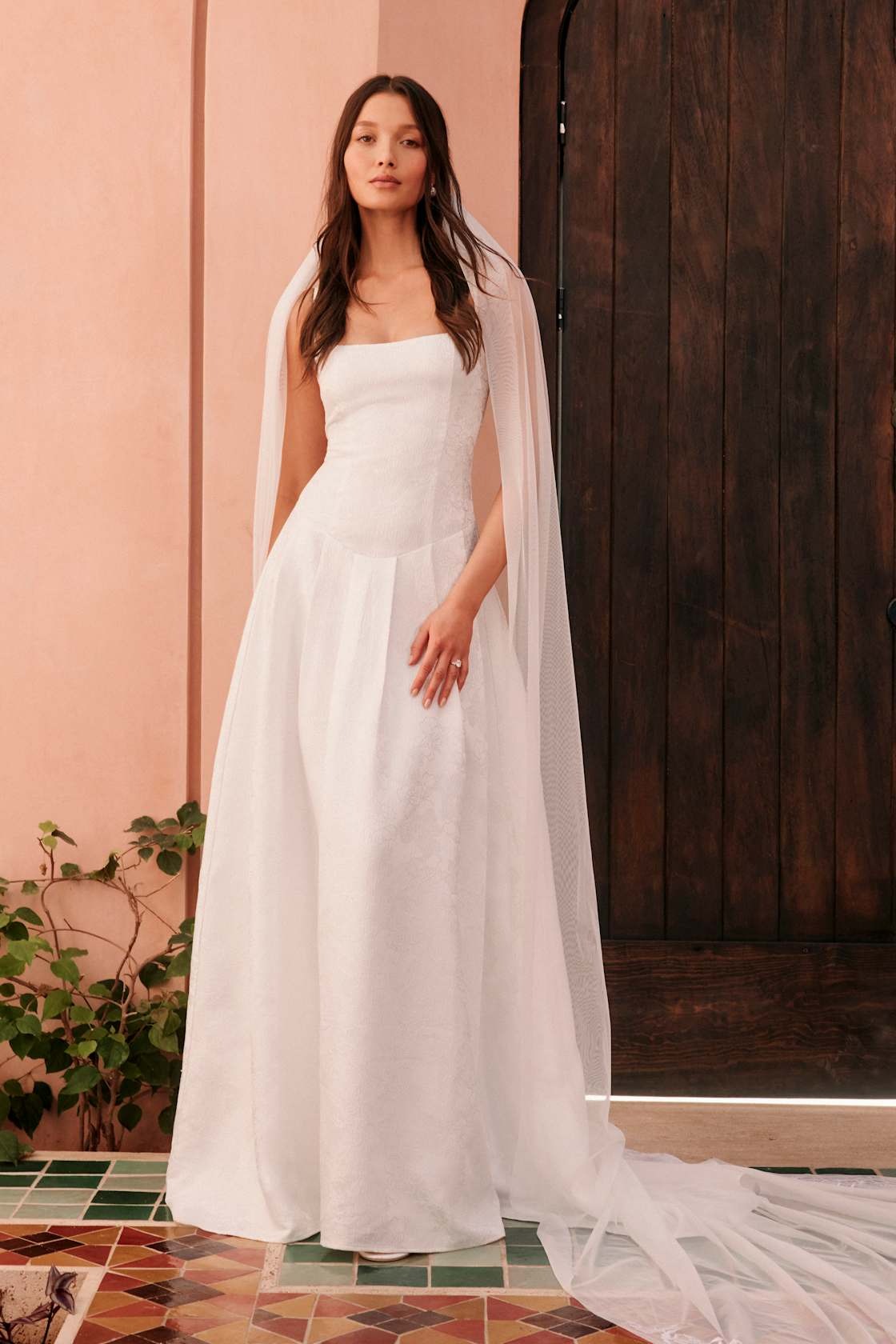 Bride on a Budget: 15 Stunning Wedding Dresses Under $500