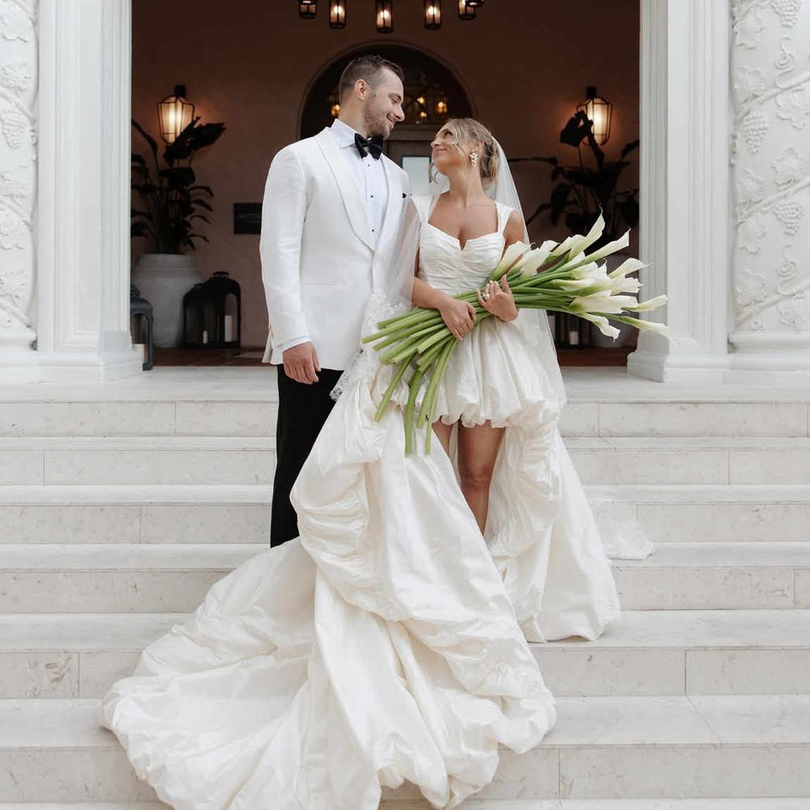 Candles + Calla Lillies: These Drapery-Filled “I Do's” Were an Ivory Dream, image size:1150x1150