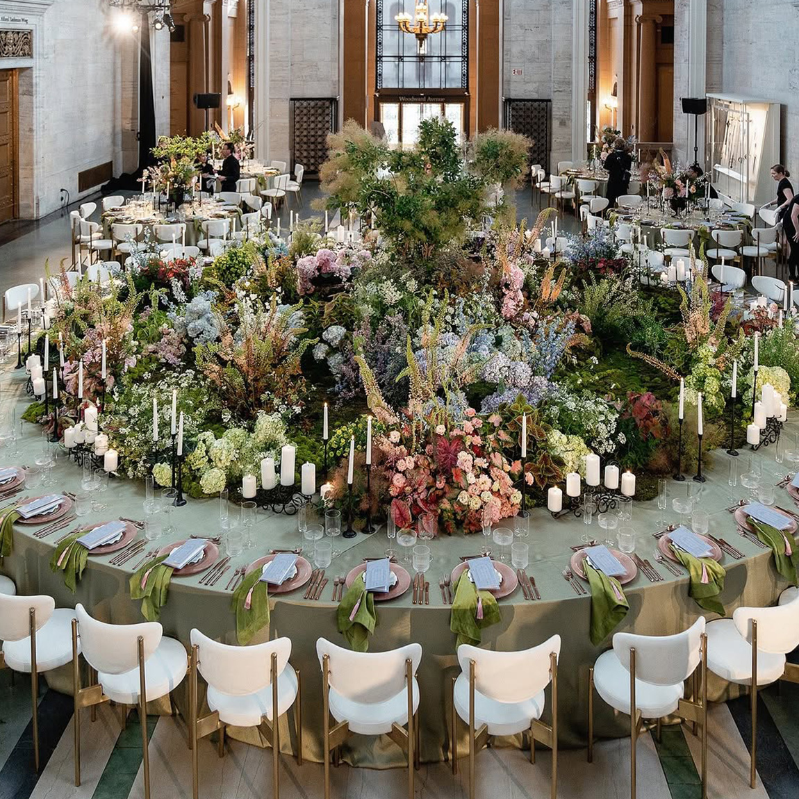 immersive garden tablescape