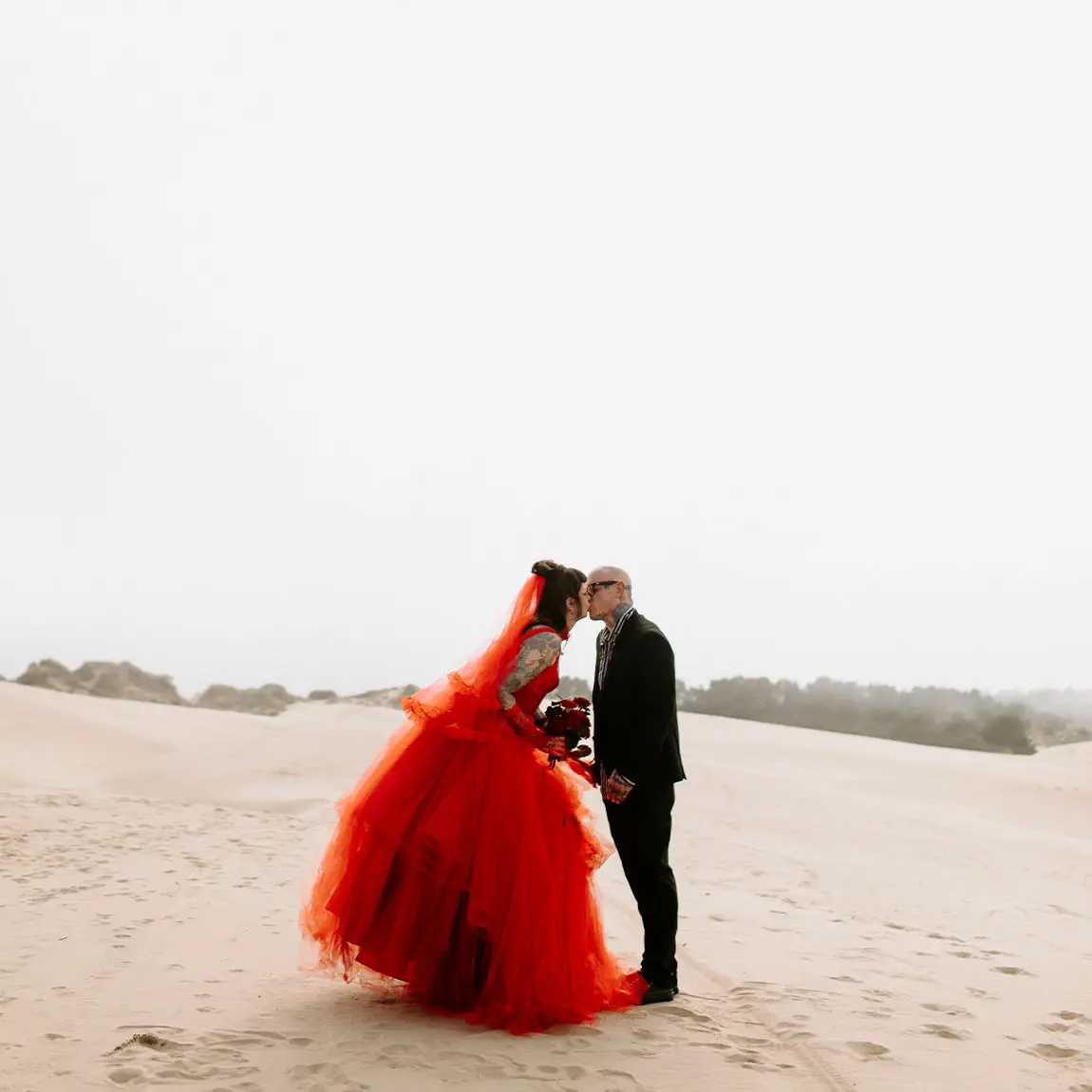 This Beetlejuice Inspired Wedding in the Sand Dunes of Oregon Was a  Gorgeous Goth Fantasy, image size:1150x1150